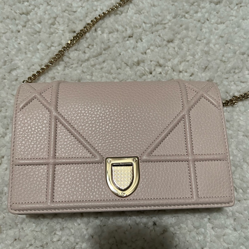 LIKE NEW DIOR DIORAMA WALLET ON CHAIN